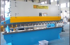 折彎?rùn)C(jī)價(jià)格與精度的關(guān)系