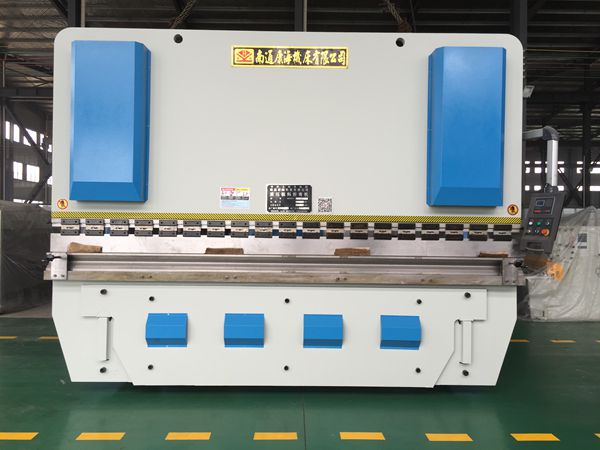 �ۏ��C�r��