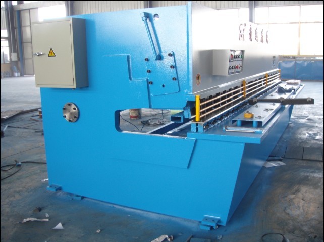 深喉口剪板機維護與保養